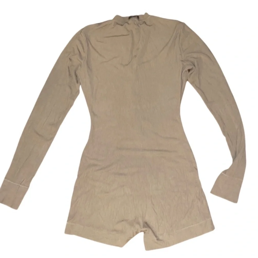 Skims NWT Soft Lounge Henley ✨Limited Edition✨ - Picture 3 of 4